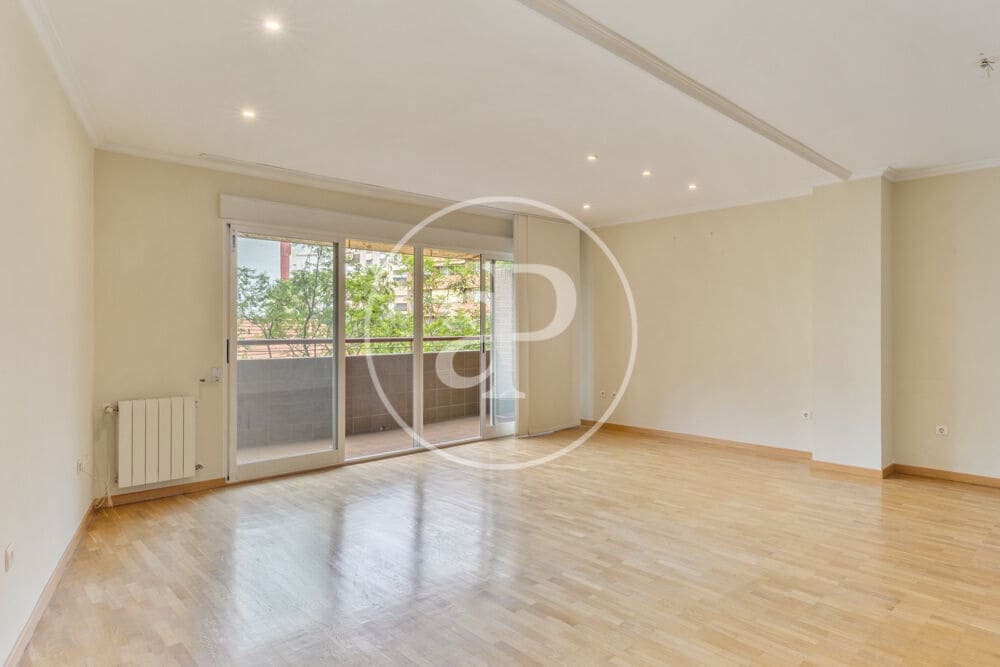 3 bedroom Apartment for rent in Valencia city with garage - € 2,300 (Ref: 9959840)