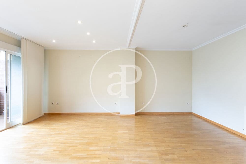 3 bedroom Apartment for rent in Valencia city with garage - € 2,300 (Ref: 9959840)