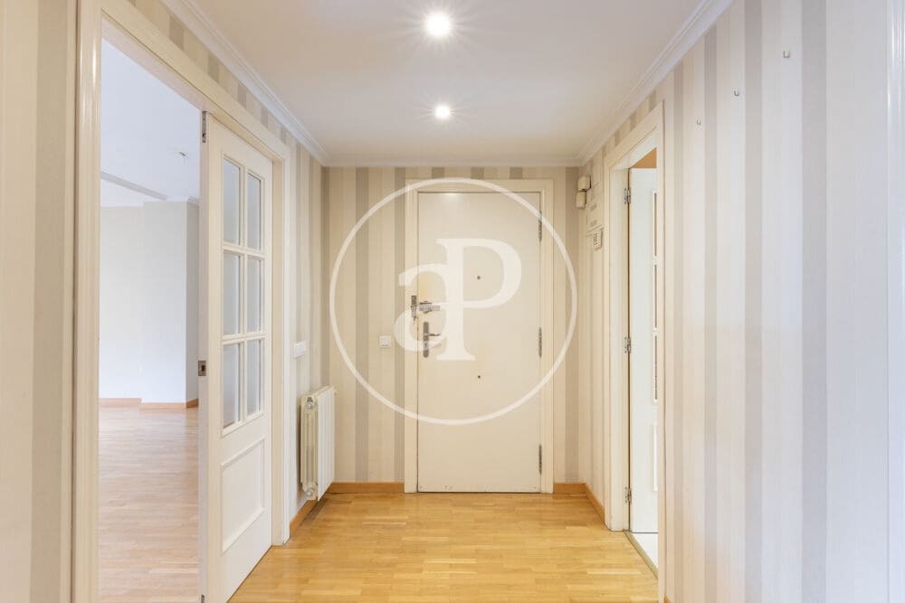 3 bedroom Apartment for rent in Valencia city with garage - € 2,300 (Ref: 9959840)