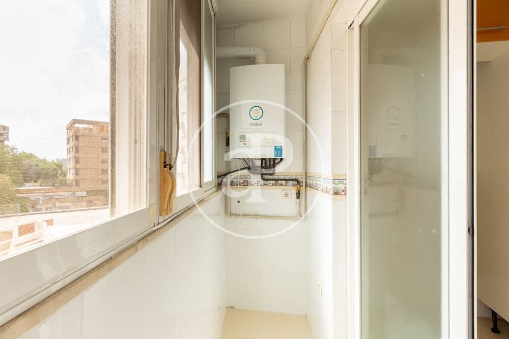 3 bedroom Apartment for rent in Valencia city with garage - € 2,300 (Ref: 9959840)