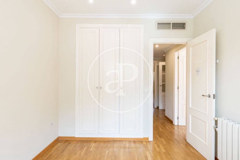 3 bedroom Apartment for rent in Valencia city with garage - € 2,300 (Ref: 9959840)