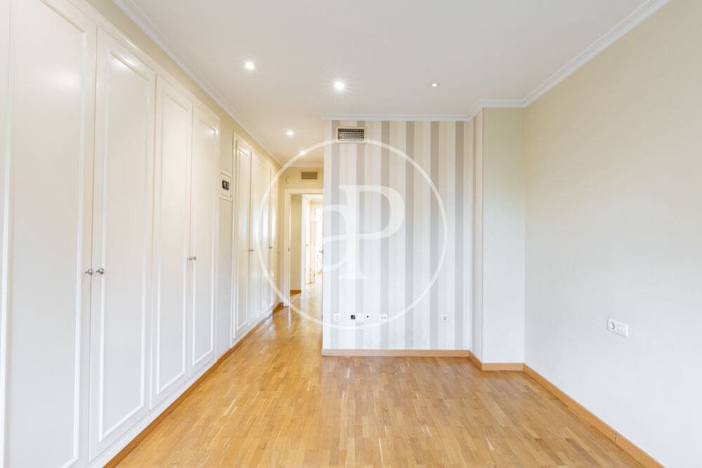 3 bedroom Apartment for rent in Valencia city with garage - € 2,300 (Ref: 9959840)