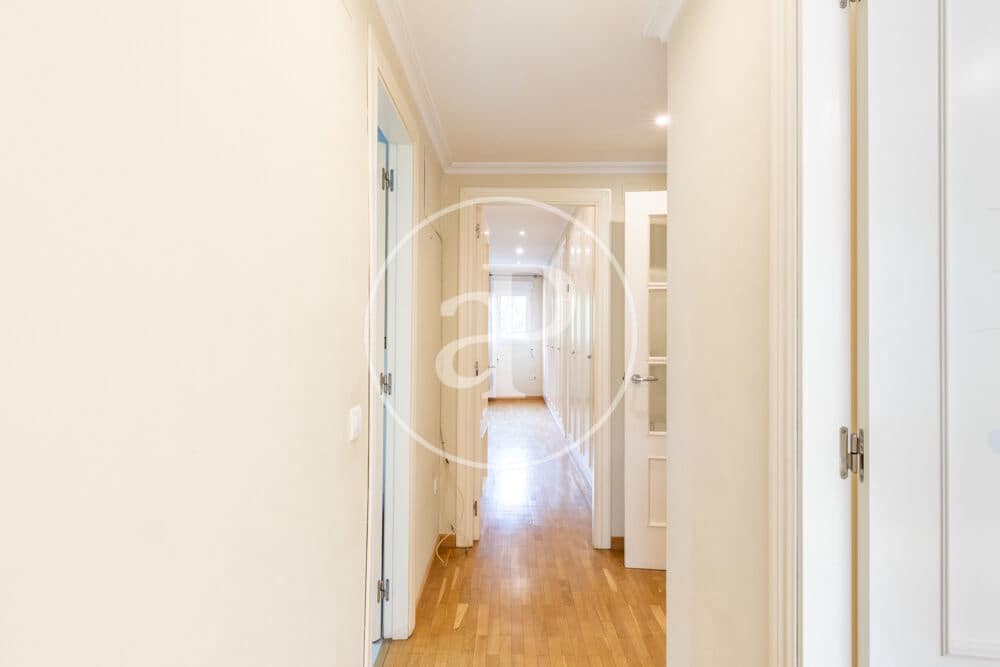 3 bedroom Apartment for rent in Valencia city with garage - € 2,300 (Ref: 9959840)