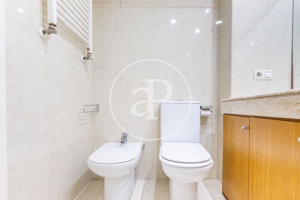 3 bedroom Apartment for rent in Valencia city with garage - € 2,300 (Ref: 9959840)