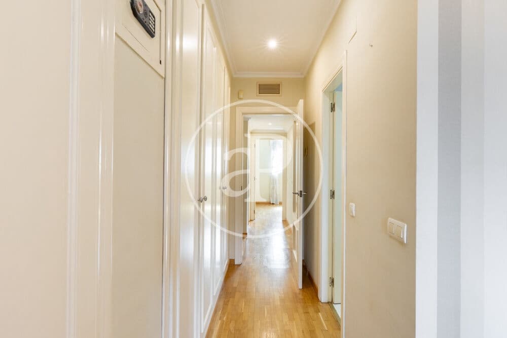 3 bedroom Apartment for rent in Valencia city with garage - € 2,300 (Ref: 9959840)