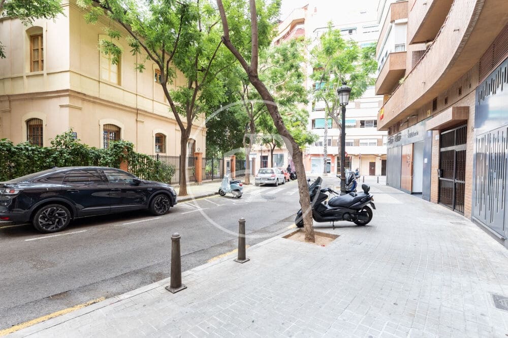 3 bedroom Apartment for rent in Valencia city with garage - € 2,300 (Ref: 9959840)