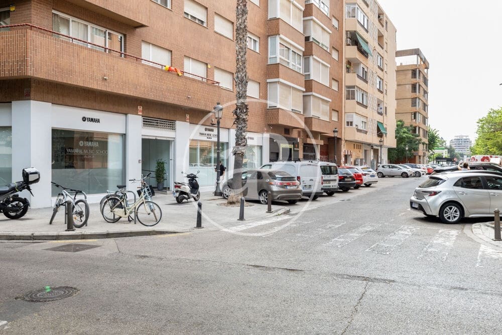 3 bedroom Apartment for rent in Valencia city with garage - € 2,300 (Ref: 9959840)
