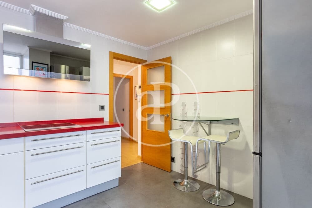 4 camera da letto Appartamento da affittare in Valencia citta - 1.800 € (Rif: 9959841)