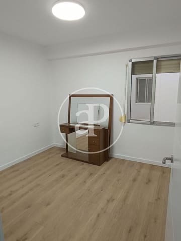 4 soveværelse Lejlighed til leje i Malilla, Valencia by med garage - € 1.400 (Ref: 9959843)