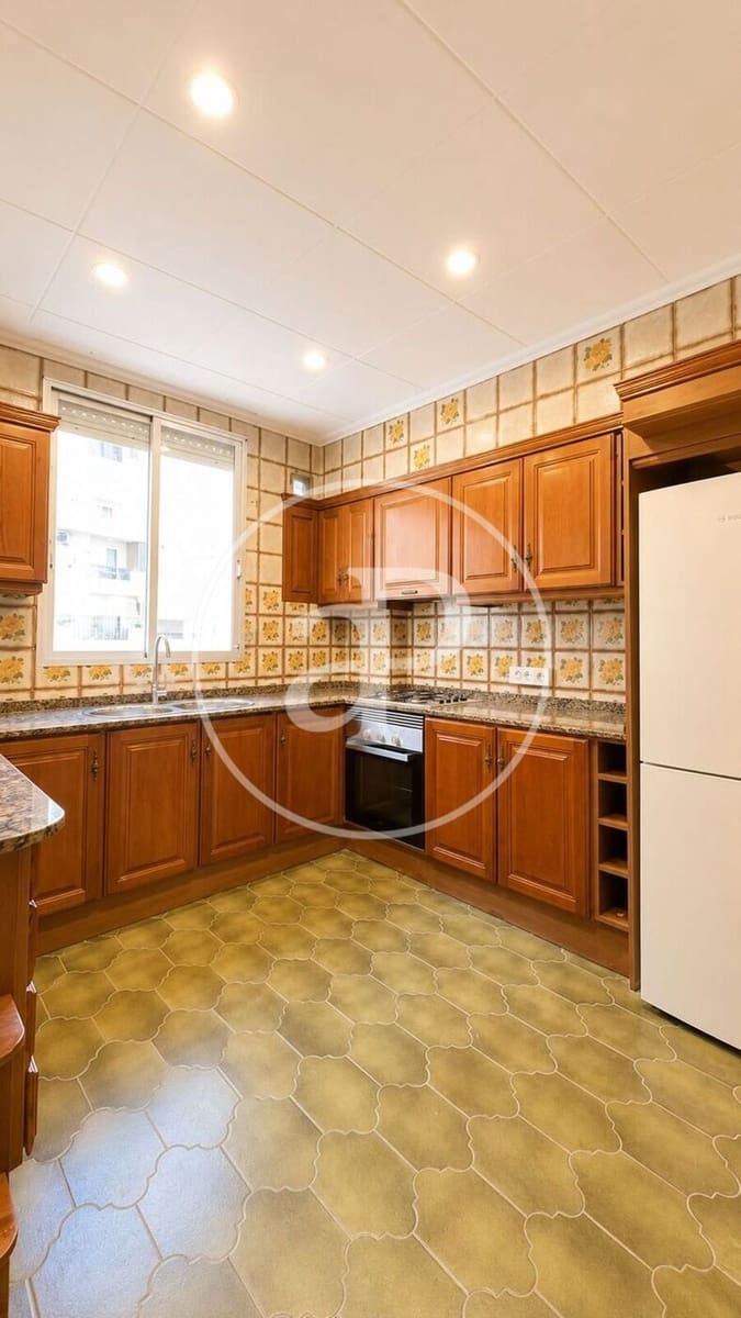4 soveværelse Lejlighed til leje i Valencia by - € 1.750 (Ref: 9962774)