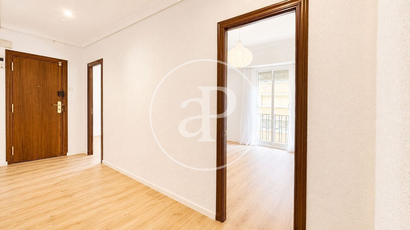 4 soveværelse Lejlighed til leje i Valencia by - € 1.750 (Ref: 9962774)