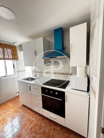 Apartamento de 3 habitaciones en La Llum, València ciudad en alquiler - 1.200 € (Ref: 9965349)