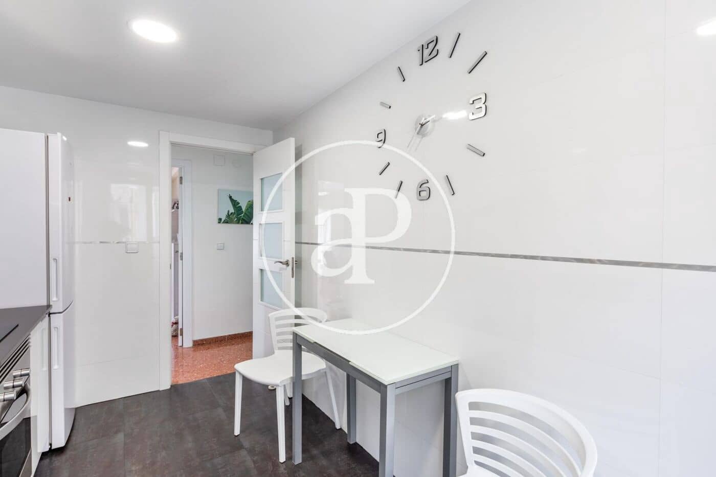 4 soverom Leilighet til leie i Valencia by - € 1 800 (Ref: 9966712)