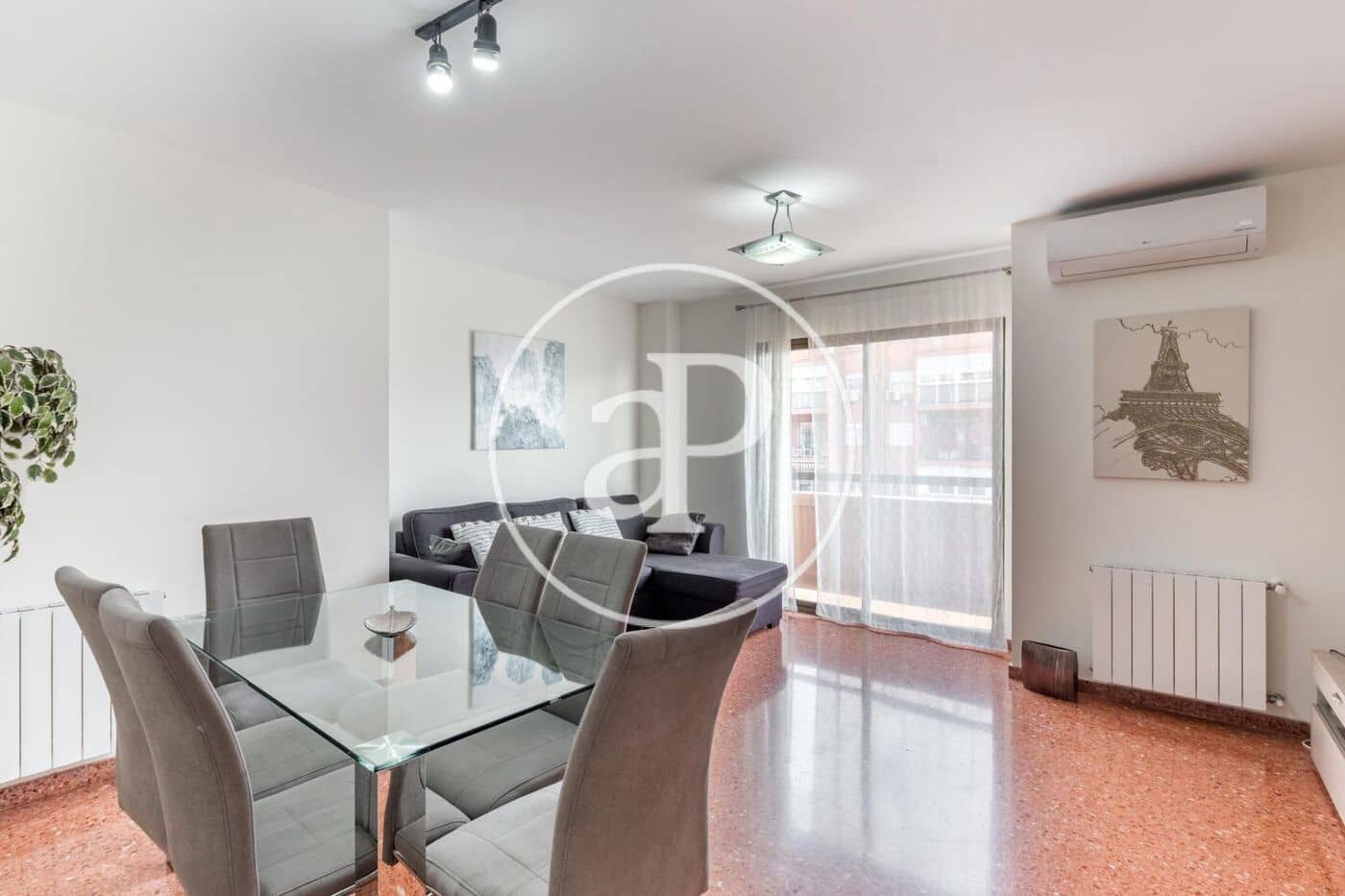 4 soverom Leilighet til leie i Valencia by - € 1 800 (Ref: 9966712)