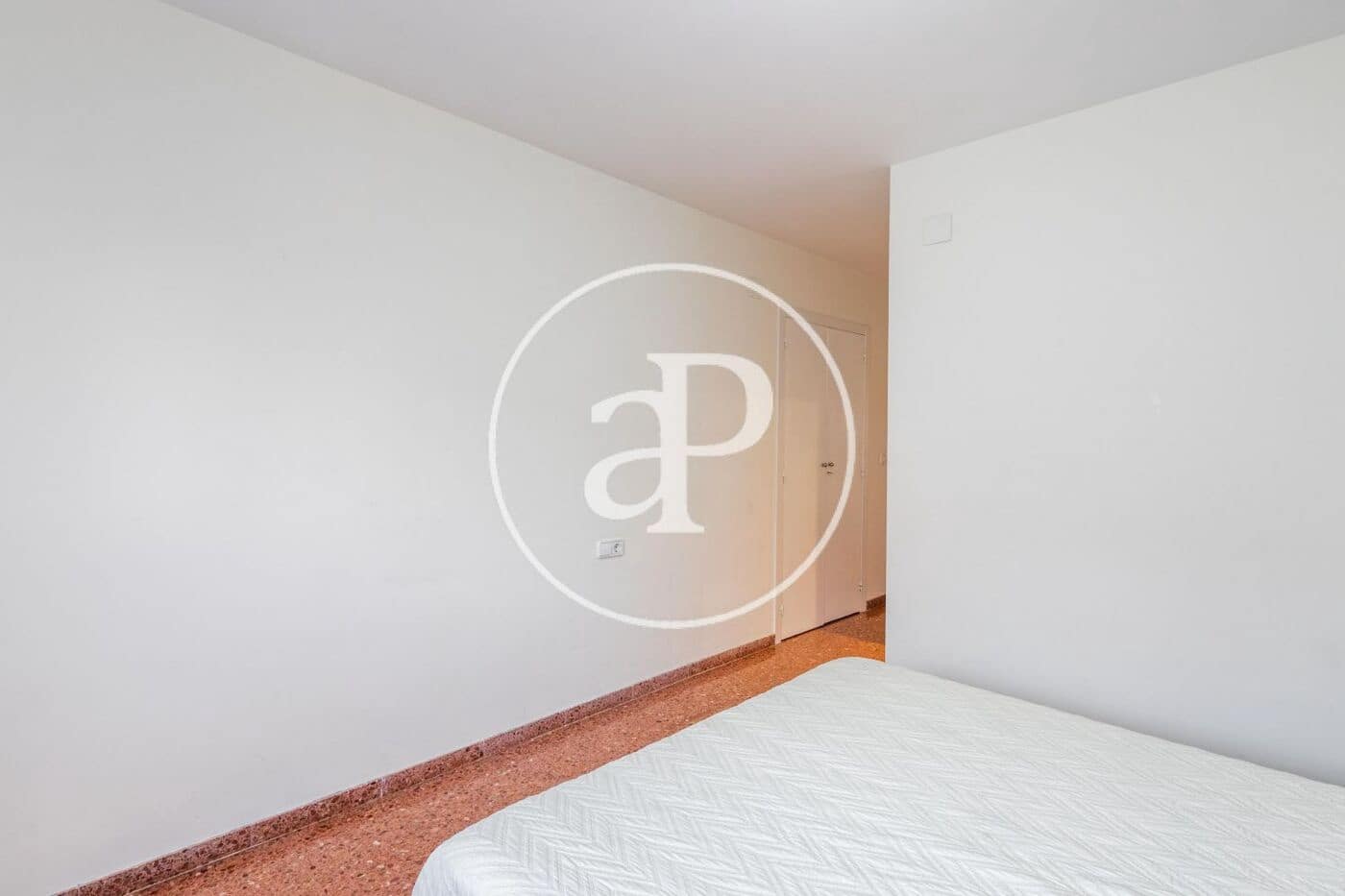 4 soverom Leilighet til leie i Valencia by - € 1 800 (Ref: 9966712)