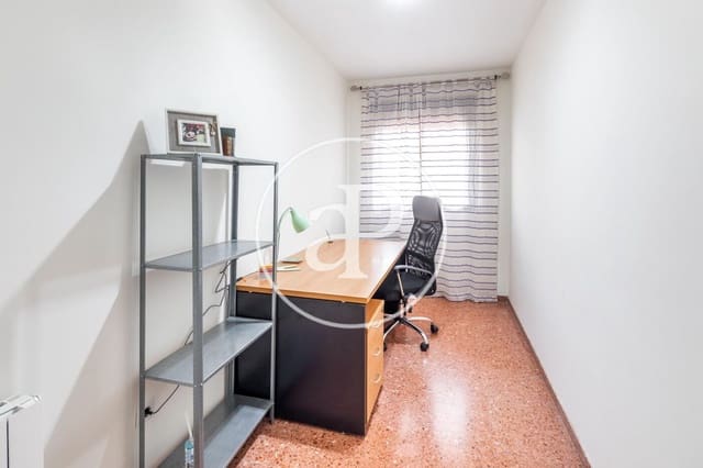 4 soverom Leilighet til leie i Patraix, Valencia by - € 1 800 (Ref: 9966712)