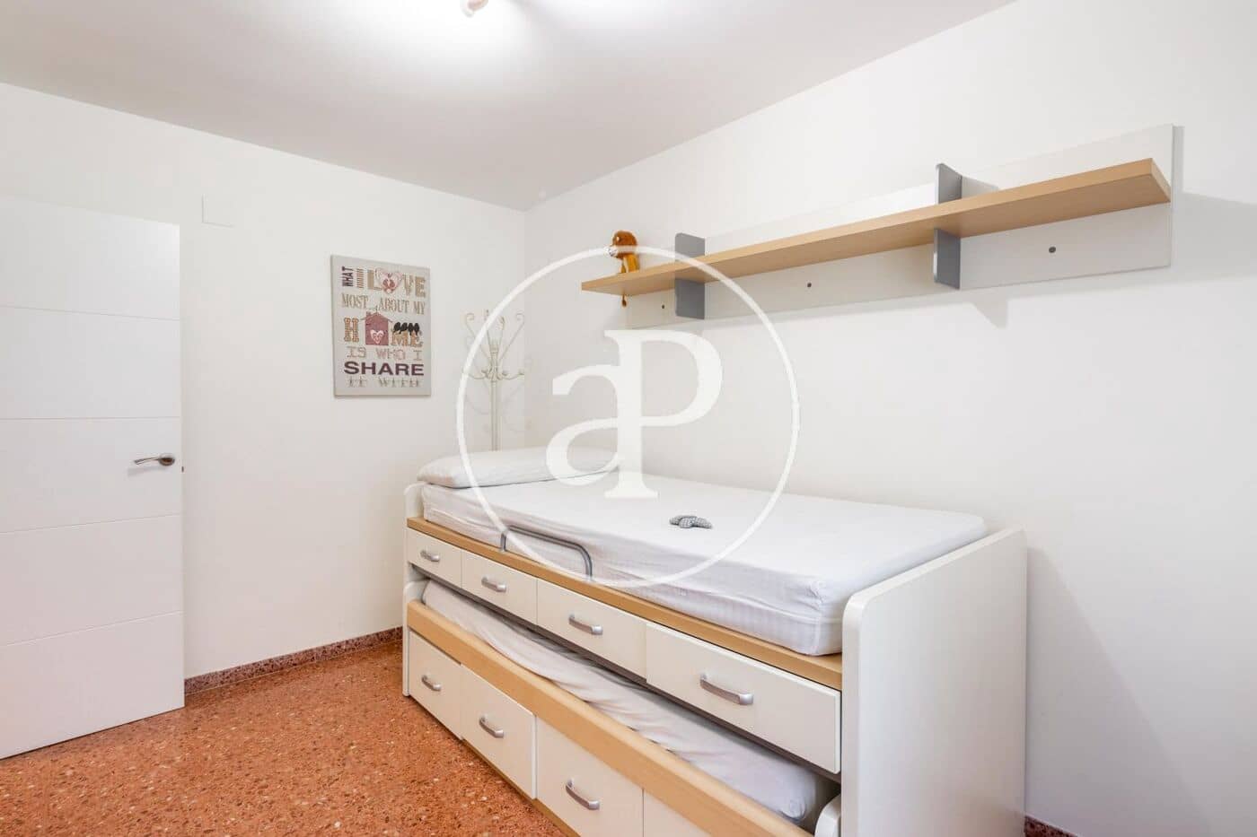 4 soverom Leilighet til leie i Valencia by - € 1 800 (Ref: 9966712)