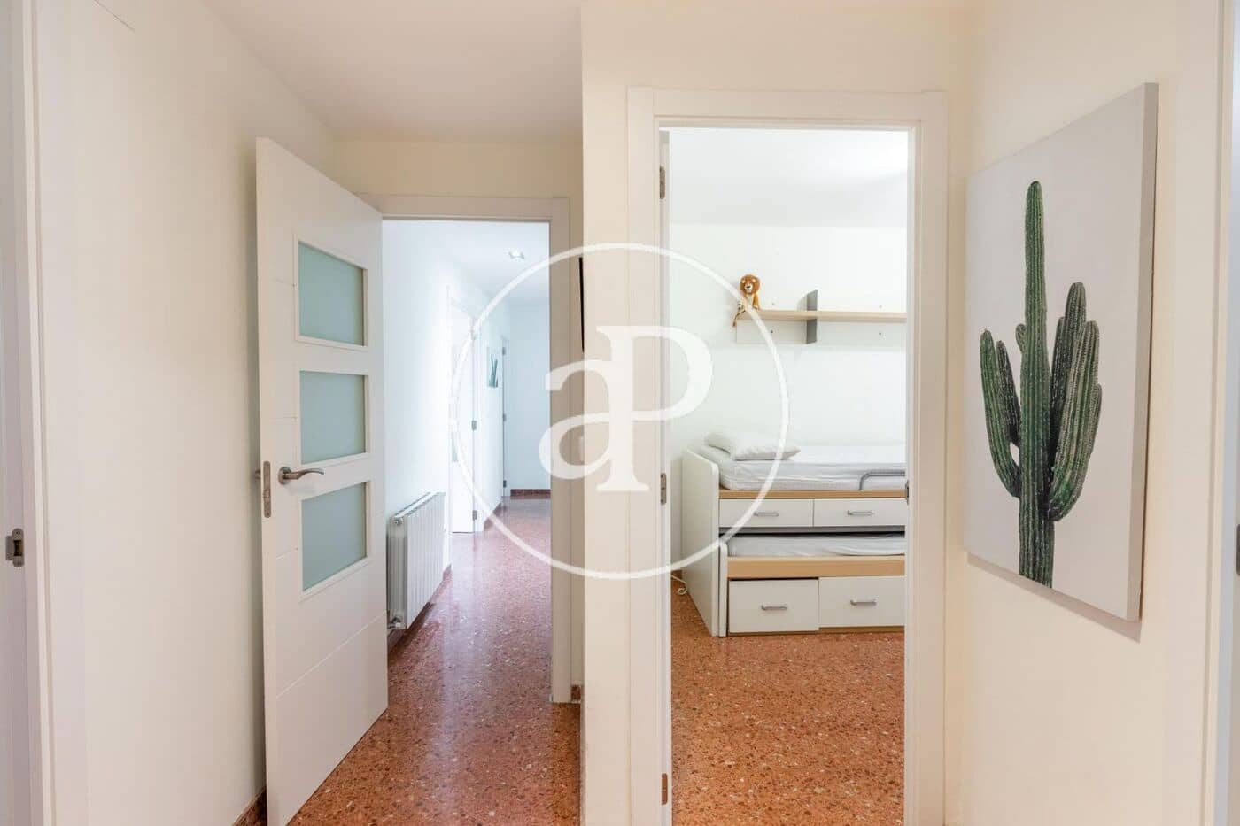 4 soverom Leilighet til leie i Valencia by - € 1 800 (Ref: 9966712)