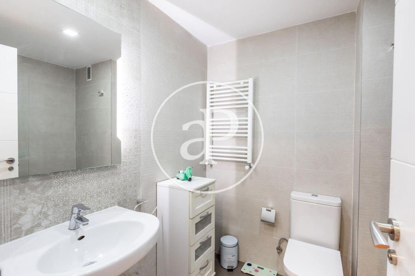 4 soverom Leilighet til leie i Valencia by - € 1 800 (Ref: 9966712)