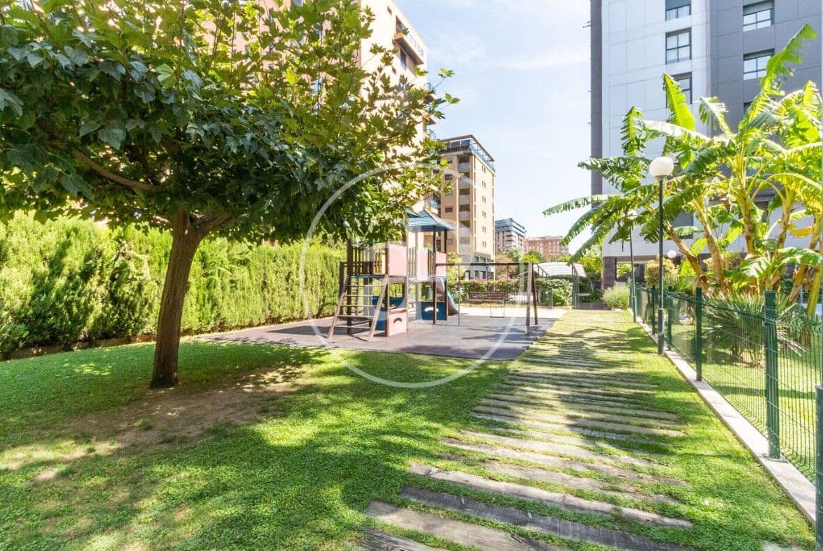 3 slaapkamer Appartement te koop in Valencia stad met zwembad - € 675.000 (Ref: 9966714)
