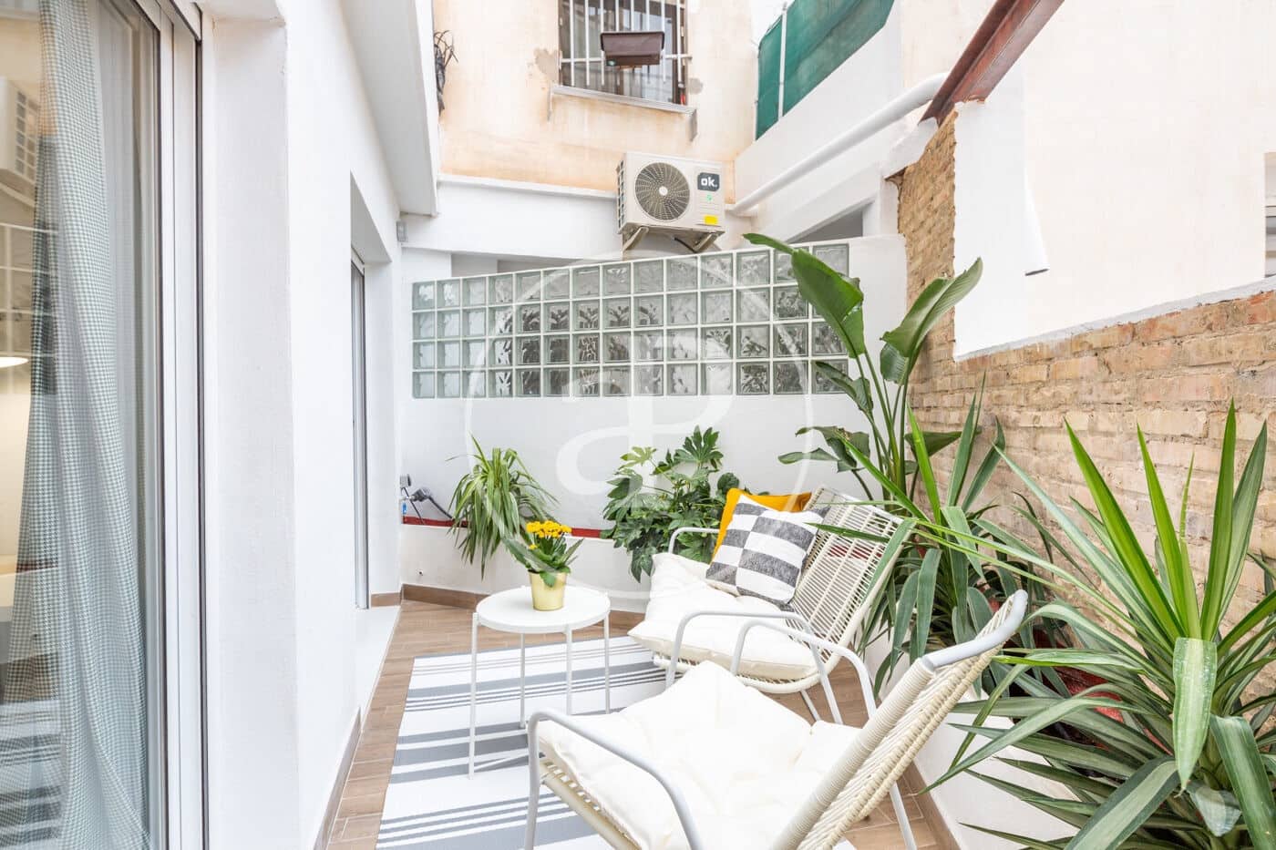 2 bedroom Apartment for rent in Valencia city - € 1,950 (Ref: 9966717)