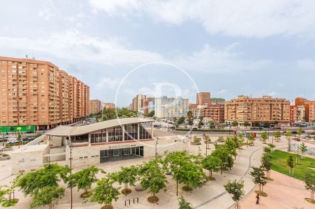 4 soveværelse Penthouse til salg i Cabanyal-Canyamelar, Valencia by - € 300.000 (Ref: 9970703)