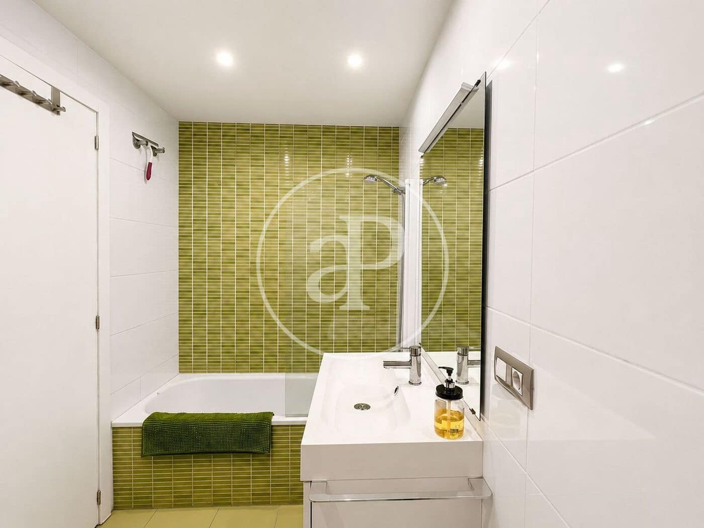 2 bedroom Apartment for rent in Paterna - € 1,500 (Ref: 9970704)