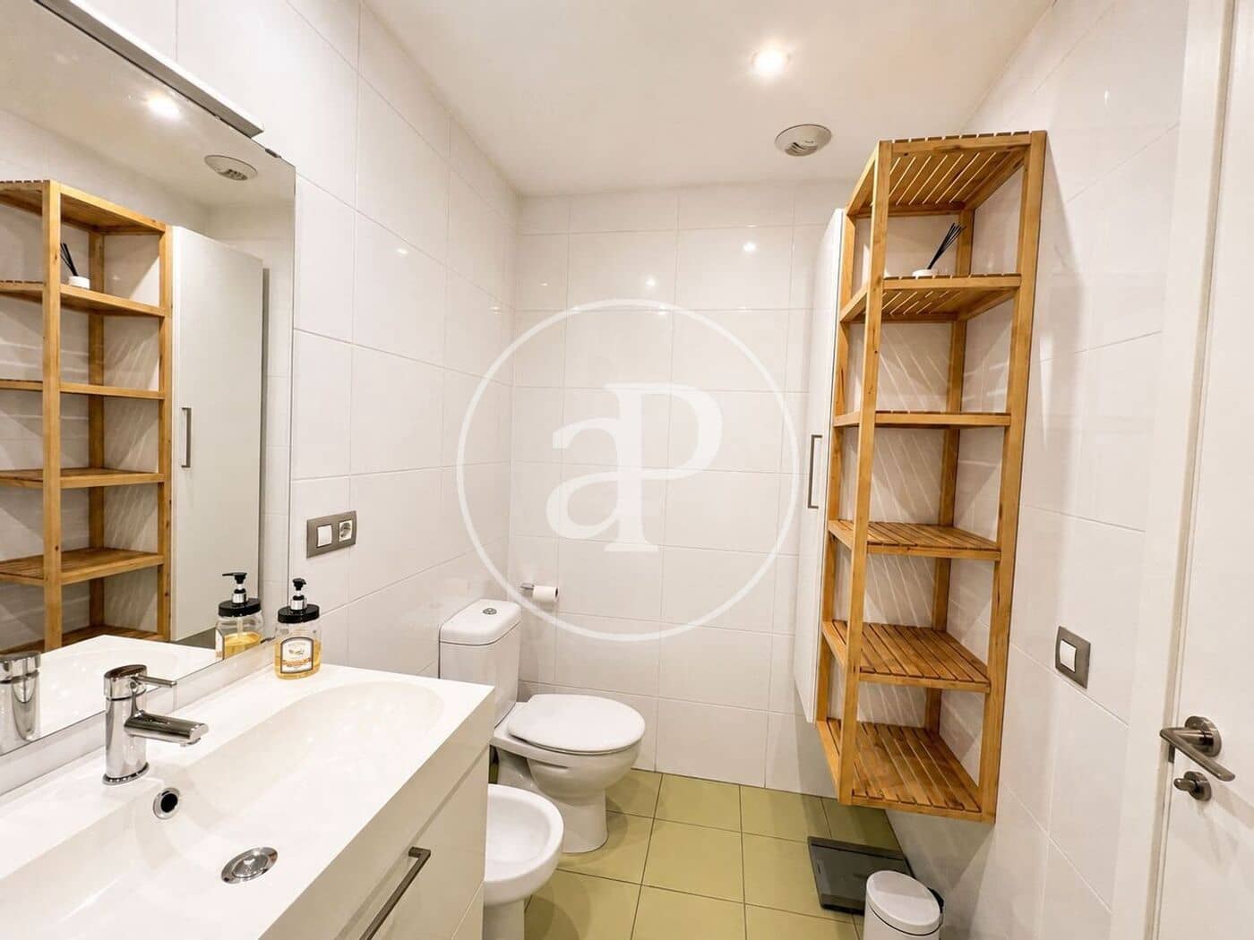 2 bedroom Apartment for rent in Paterna - € 1,500 (Ref: 9970704)