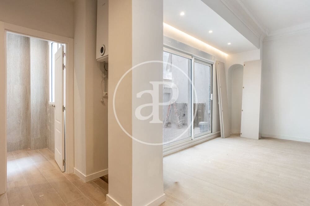 4 sovrum Lägenhet att hyra i Valencia stad - 4 500 € (Ref: 9970707)
