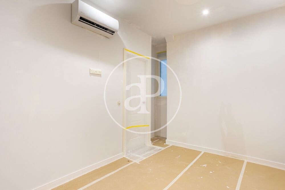 4 sovrum Lägenhet att hyra i Valencia stad - 4 500 € (Ref: 9970707)