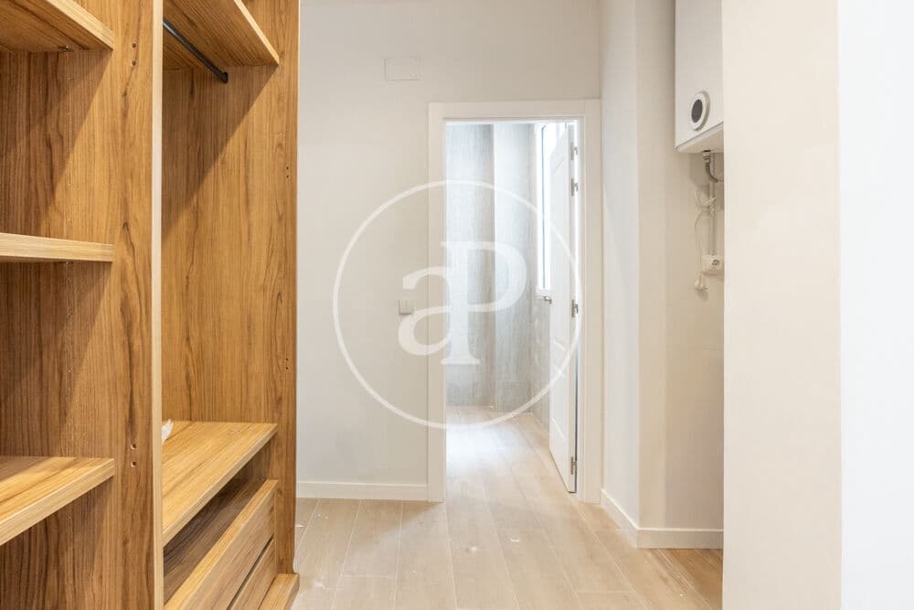 4 sovrum Lägenhet att hyra i Valencia stad - 4 500 € (Ref: 9970707)