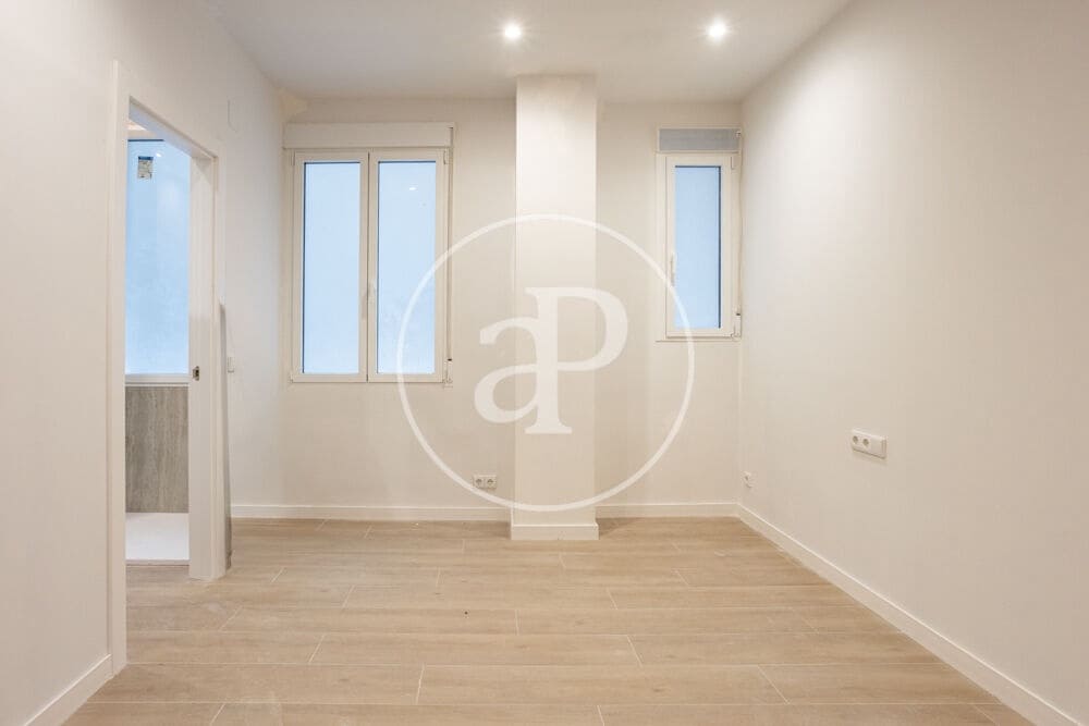 4 sovrum Lägenhet att hyra i Valencia stad - 4 500 € (Ref: 9970707)
