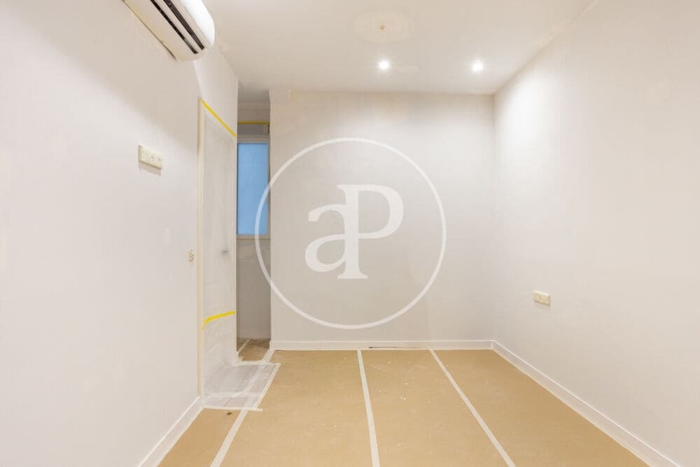 4 sovrum Lägenhet att hyra i Valencia stad - 4 500 € (Ref: 9970707)