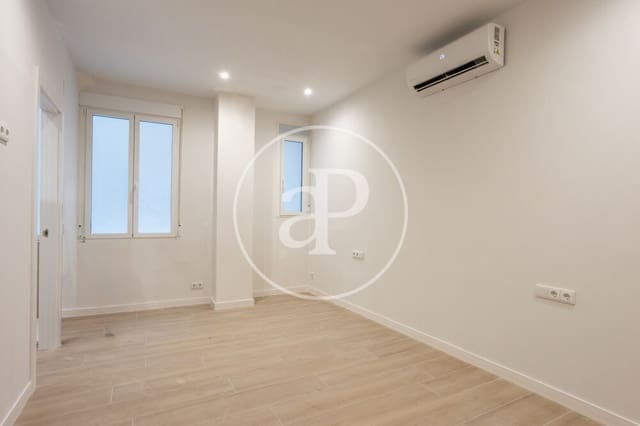 4 soverom Leilighet til leie i El Mercat, Valencia by - € 4 500 (Ref: 9970707)