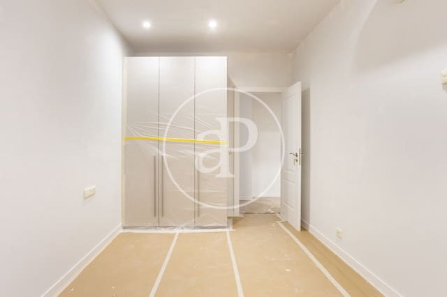 4 soverom Leilighet til leie i El Mercat, Valencia by - € 4 500 (Ref: 9970707)