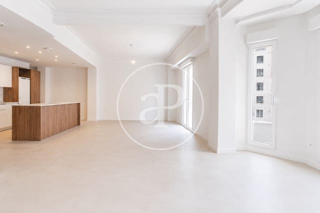 4 soverom Leilighet til leie i El Mercat, Valencia by - € 4 500 (Ref: 9970707)