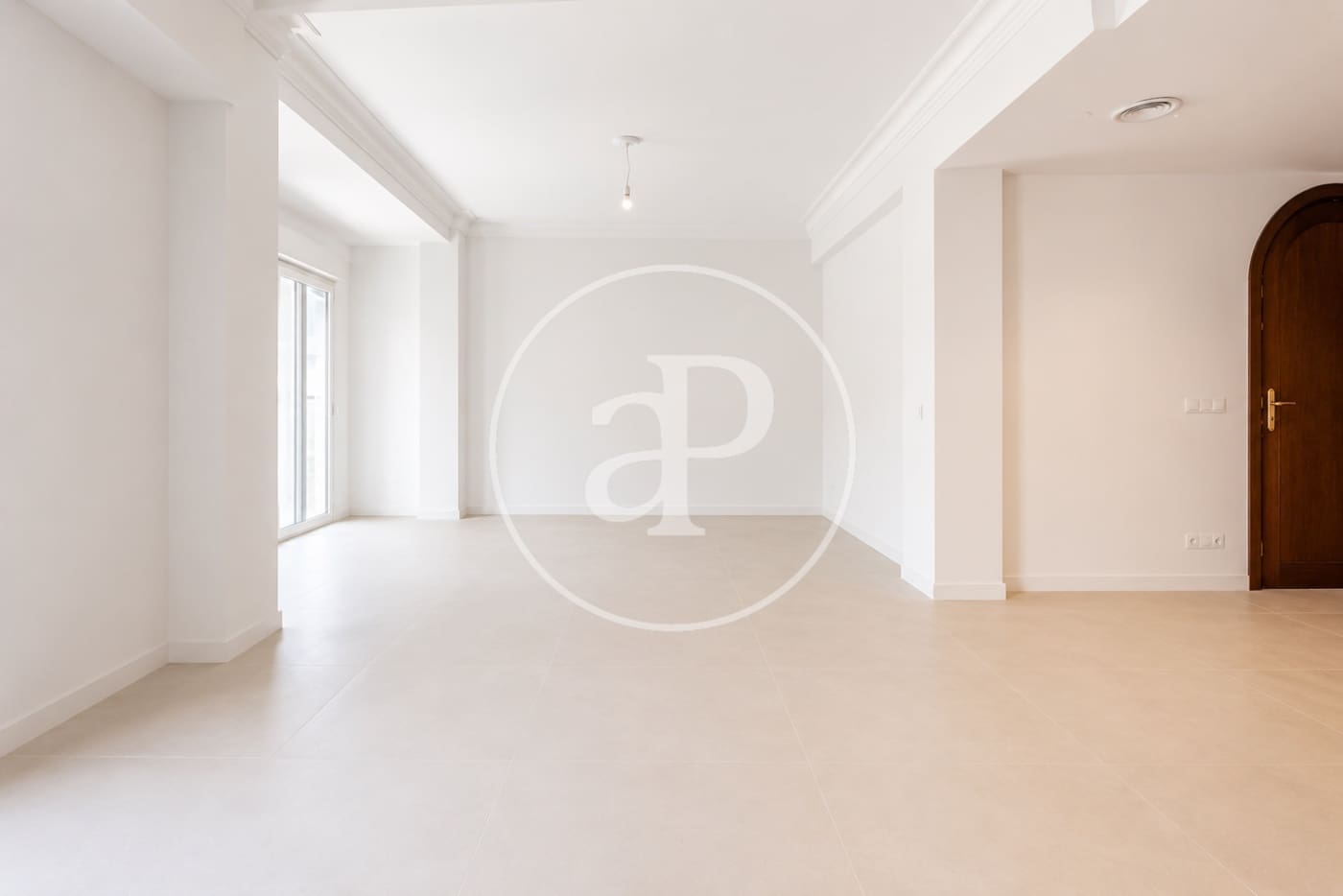 4 sovrum Lägenhet att hyra i Valencia stad - 4 500 € (Ref: 9970707)