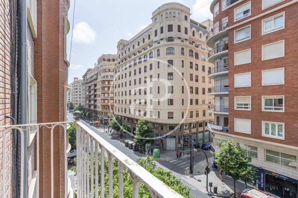 4 sovrum Lägenhet att hyra i Valencia stad - 4 500 € (Ref: 9970707)