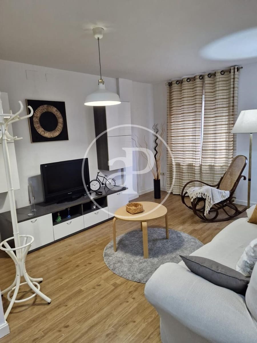 3 bedroom Apartment for rent in Valencia city - € 1,500 (Ref: 9973382)