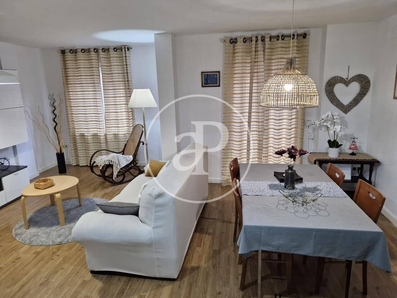 3 bedroom Apartment for rent in Valencia city - € 1,500 (Ref: 9973382)