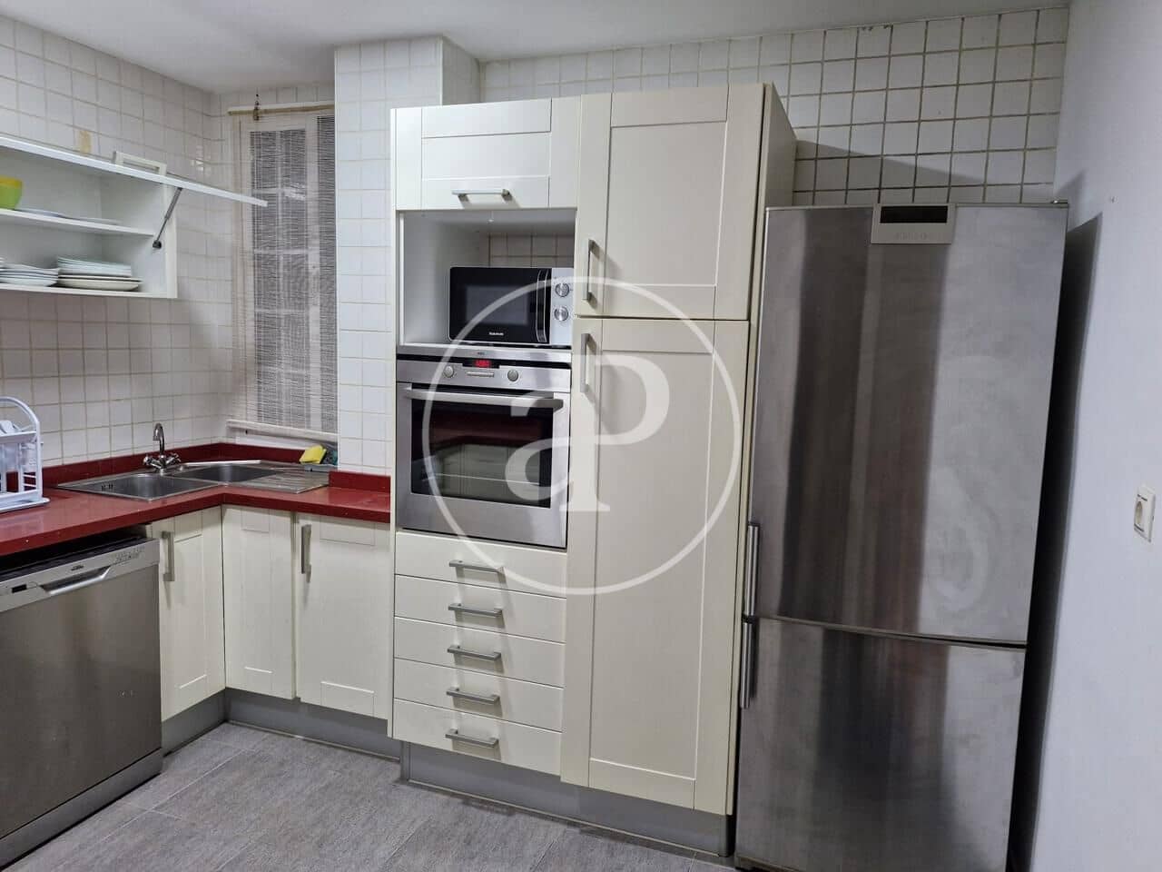 3 bedroom Apartment for rent in Valencia city - € 1,500 (Ref: 9973382)