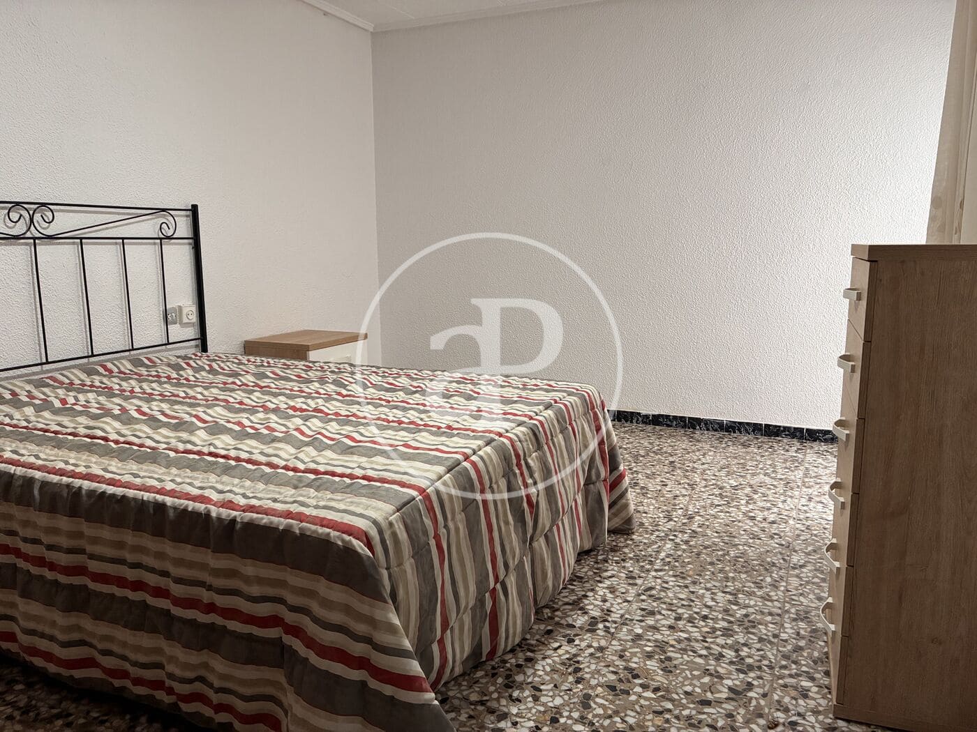 3 soveværelse Lejlighed til leje i Arenales del Sol - € 1.100 (Ref: 9975510)