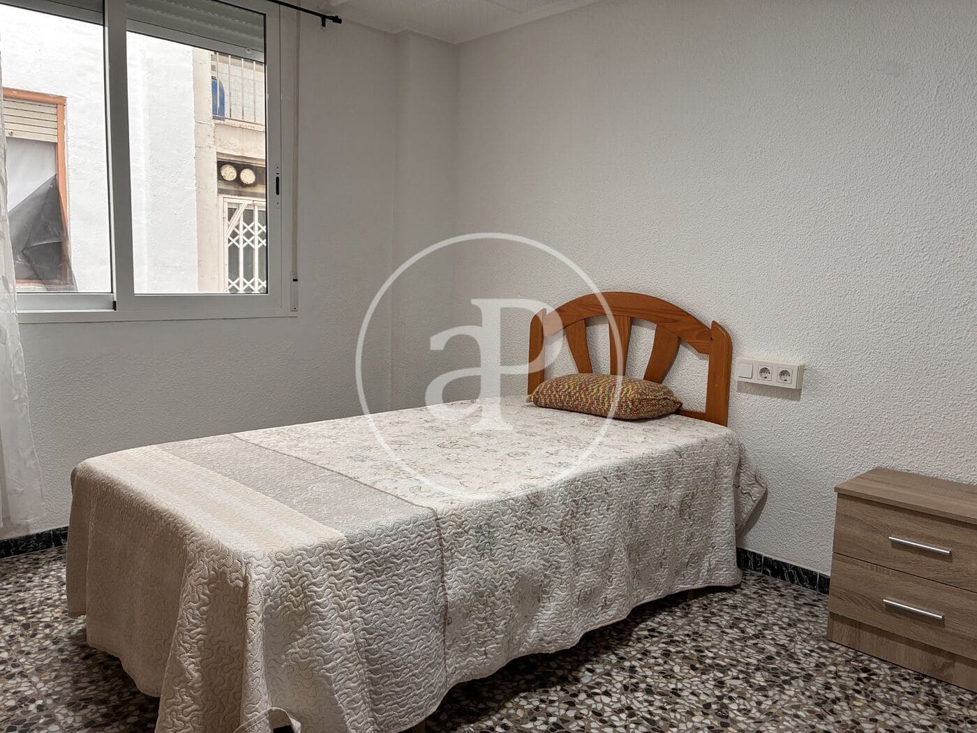 3 soveværelse Lejlighed til leje i Arenales del Sol - € 1.100 (Ref: 9975510)