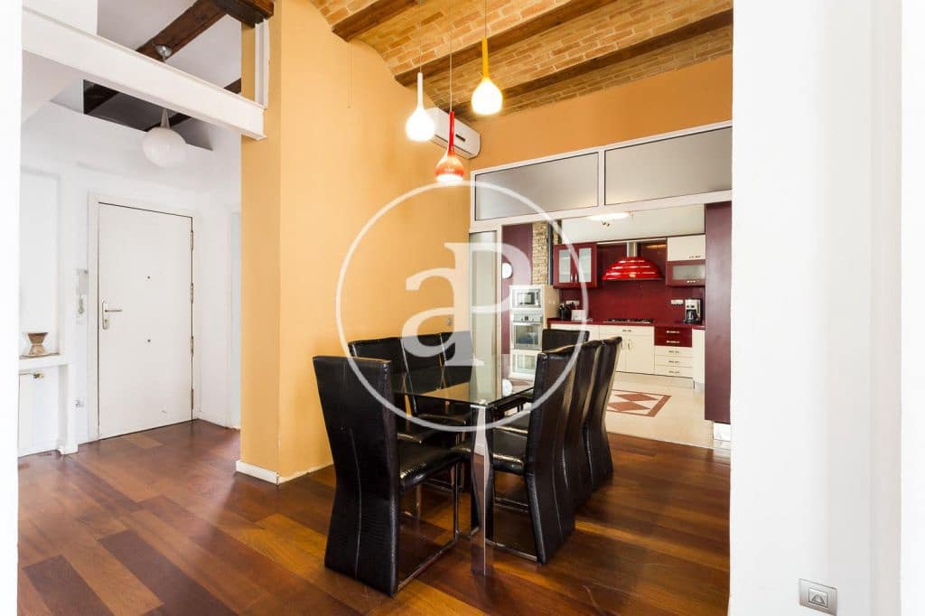 5 bedroom Apartment for rent in Valencia city - € 2,500 (Ref: 9975512)