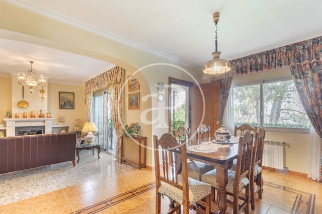 9 slaapkamer Villa te koop in Calicanto, Godelleta met zwembad - € 1.000.000 (Ref: 9978954)