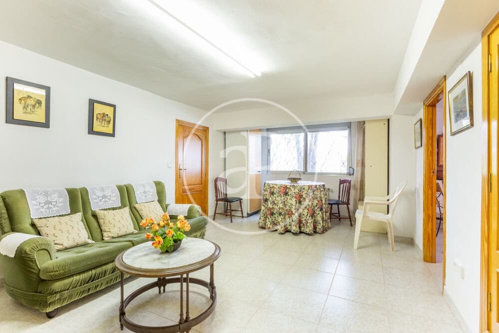 9 slaapkamer Villa te koop in Calicanto met zwembad - € 1.000.000 (Ref: 9978954)