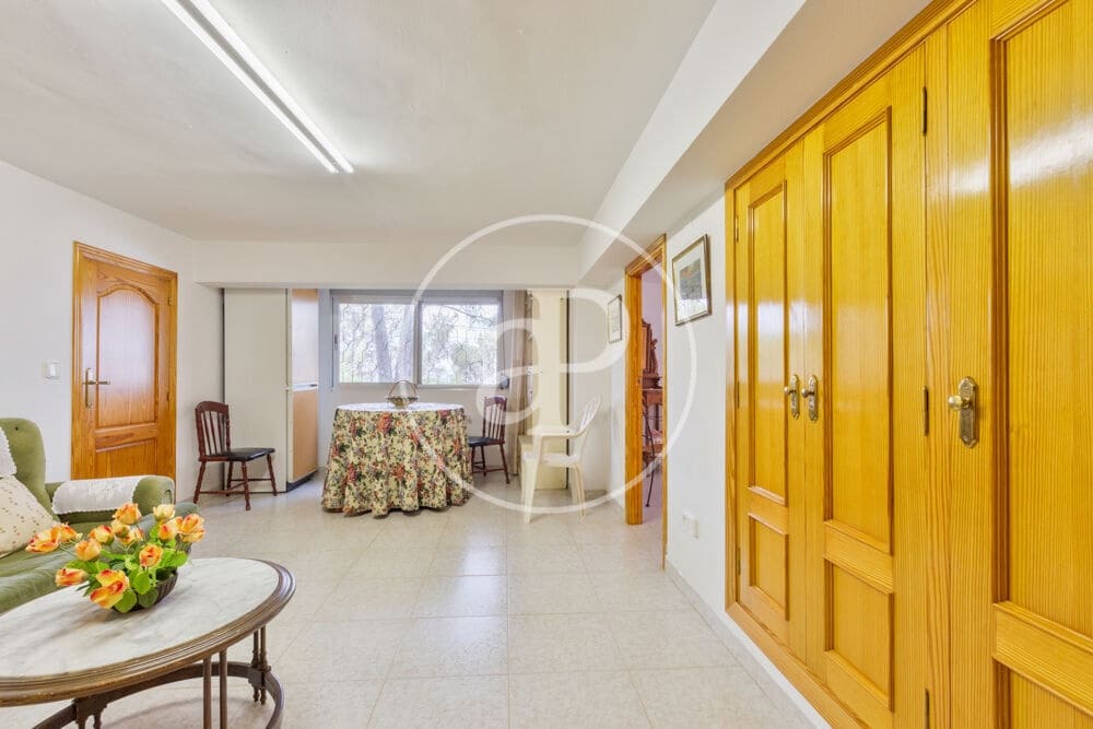 9 slaapkamer Villa te koop in Calicanto met zwembad - € 1.000.000 (Ref: 9978954)