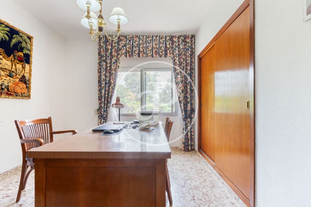 9 slaapkamer Villa te koop in Calicanto met zwembad - € 1.000.000 (Ref: 9978954)