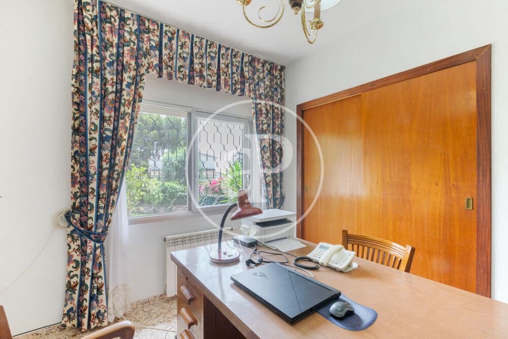 9 slaapkamer Villa te koop in Calicanto met zwembad - € 1.000.000 (Ref: 9978954)