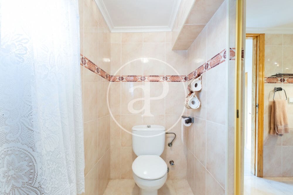 9 slaapkamer Villa te koop in Calicanto met zwembad - € 1.000.000 (Ref: 9978954)